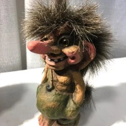 TheHolidayBarn.com Happy Troll New!